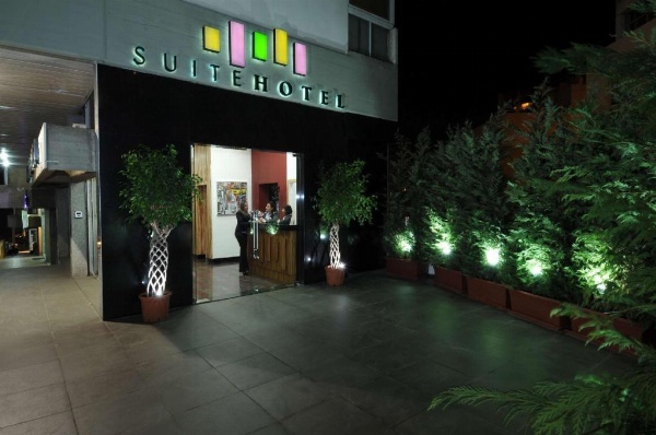 Suite Hotel Chrome image 5